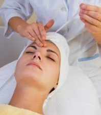Why Choose a Dermatologist for Your Facial Anti-Aging Injections?